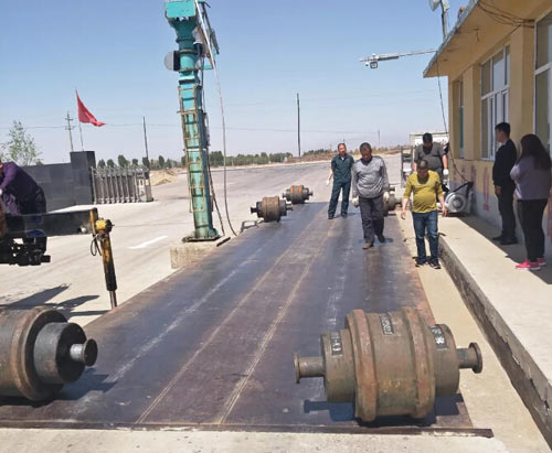 杭錦旗計(jì)量檢測(cè)所開(kāi)始今年的地磅檢定工作 檢定地磅39臺(tái)